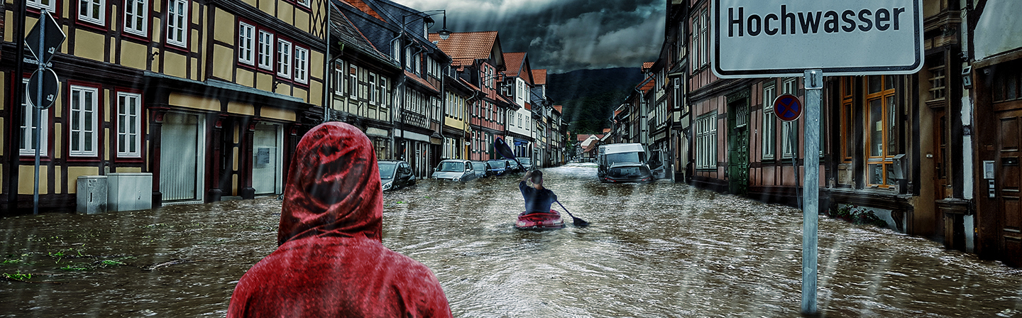 überflutete Stadt, Kajak, Sandsäcke